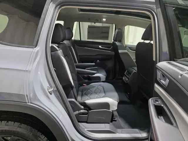 2026 Volkswagen Atlas Peak Edition