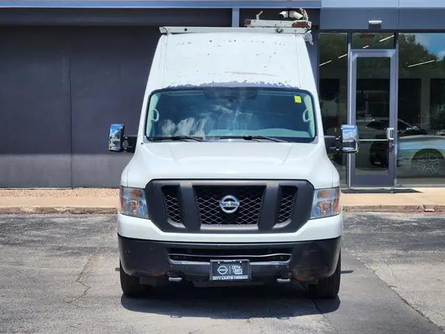 2017 Nissan 2500 SV V8