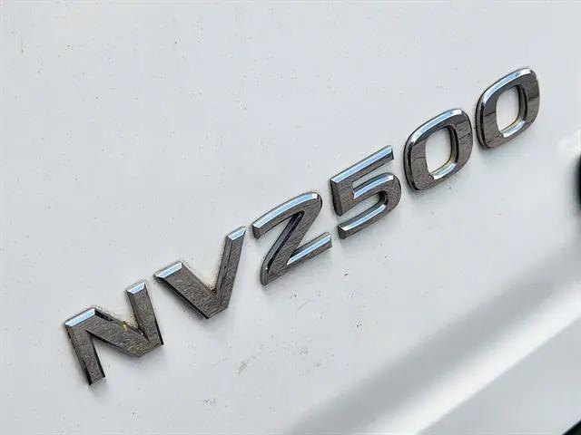 2017 Nissan 2500 SV V8