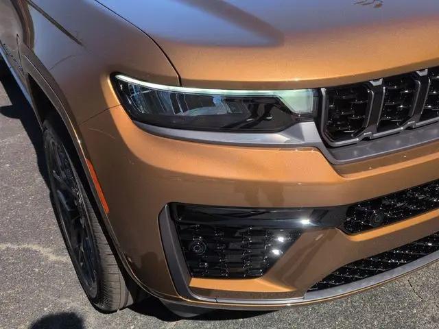 2026 Jeep Grand Cherokee L Summit 4x4