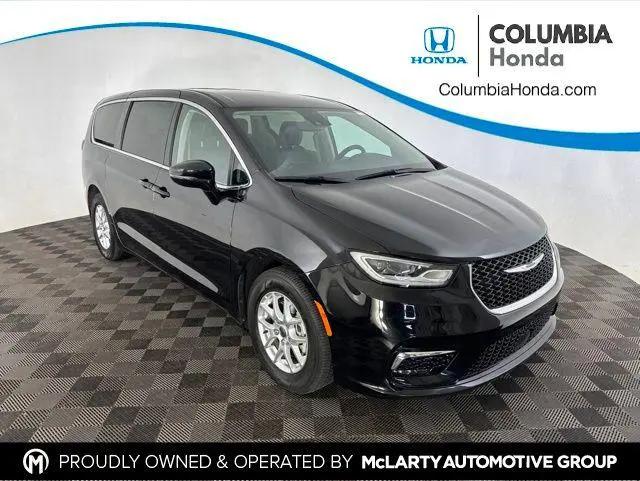 2024 Chrysler Pacifica Touring L for sale in Columbia, MO