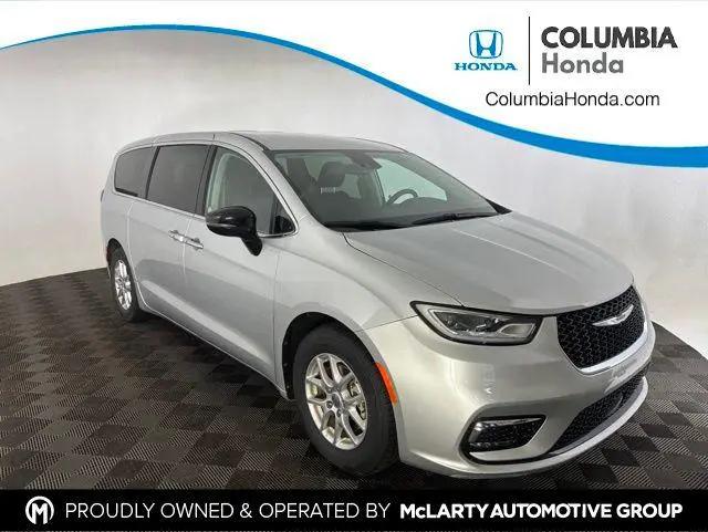 2024 Chrysler Pacifica Touring L for sale in Columbia, MO
