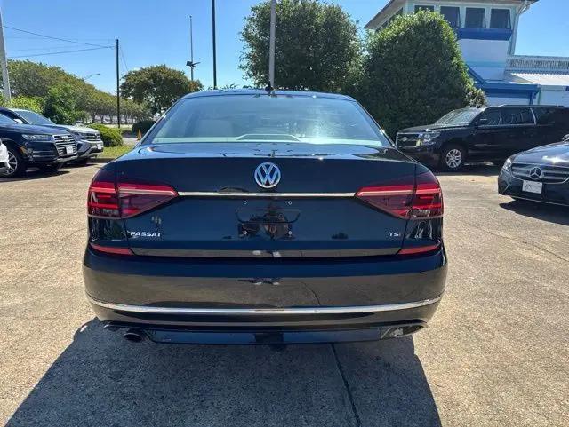 2017 Volkswagen Passat 1.8T R-Line