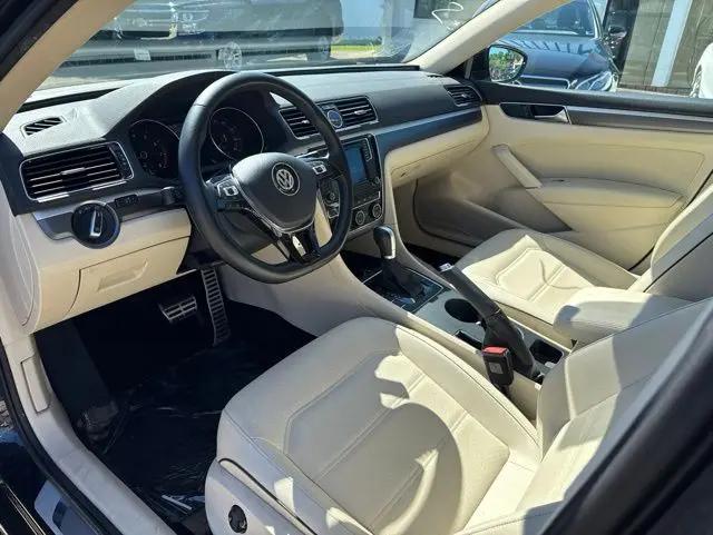 2017 Volkswagen Passat 1.8T R-Line