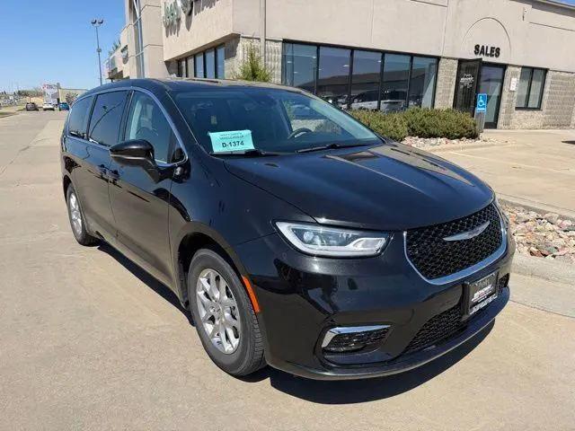2023 Chrysler Pacifica Touring L for sale in Yankton, SD