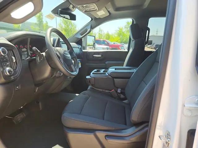 2026 GMC Sierra 2500HD Crew Cab, Long Bed, Pro, 4WD