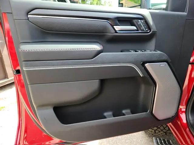 2026 GMC Sierra 2500HD Crew Cab, Standard Bed, AT4X, 4WD