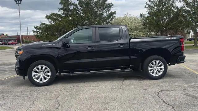 2024 Chevrolet Silverado 1500 4WD Crew Cab Short Bed Custom