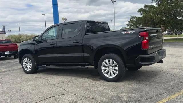 2024 Chevrolet Silverado 1500 4WD Crew Cab Short Bed Custom