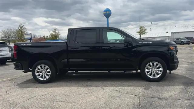 2024 Chevrolet Silverado 1500 4WD Crew Cab Short Bed Custom