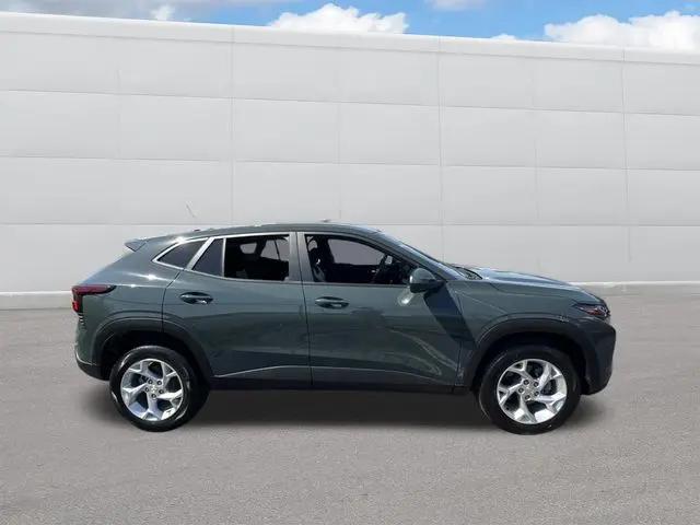 2025 Chevrolet Trax FWD LS