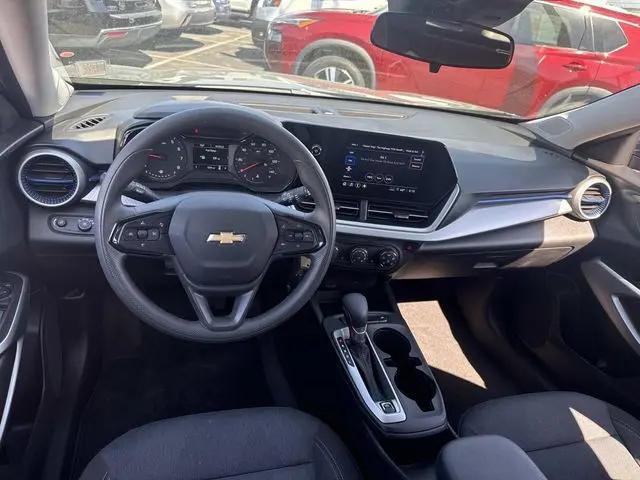 2025 Chevrolet Trax FWD LS