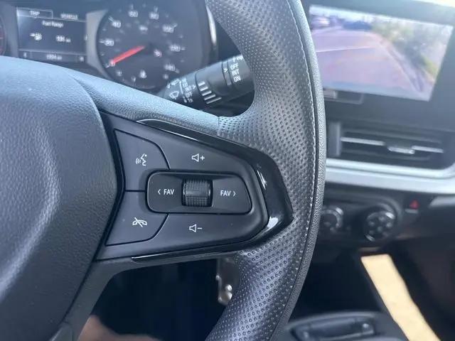 2025 Chevrolet Trax FWD LS