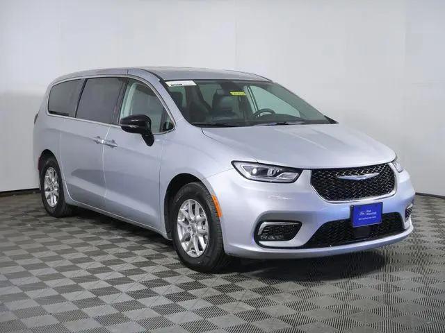2024 Chrysler Pacifica Touring L for sale in Shakopee, MN