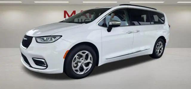 2023 Chrysler Pacifica Limited for sale in D'lberville, MS