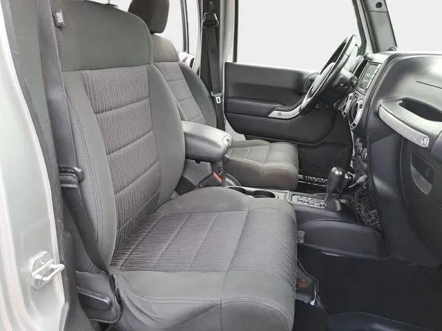 2012 Jeep Wrangler Unlimited Sahara