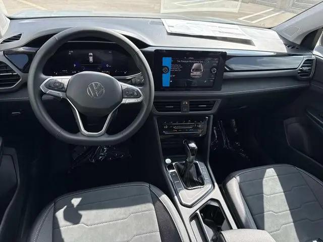 2026 Volkswagen Taos SE Black