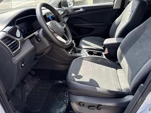 2026 Volkswagen Taos SE Black