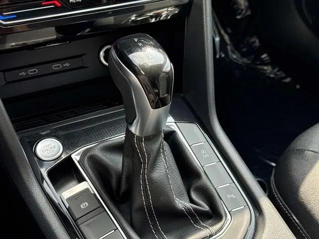 2026 Volkswagen Taos SE Black