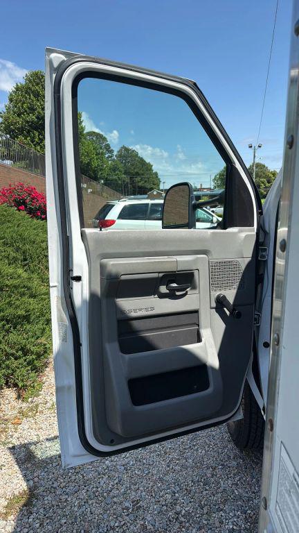 2011 Ford E-450 Cutaway Cutaway