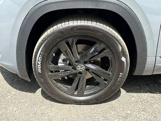 2026 Volkswagen Atlas Cross Sport SEL R-Line Black