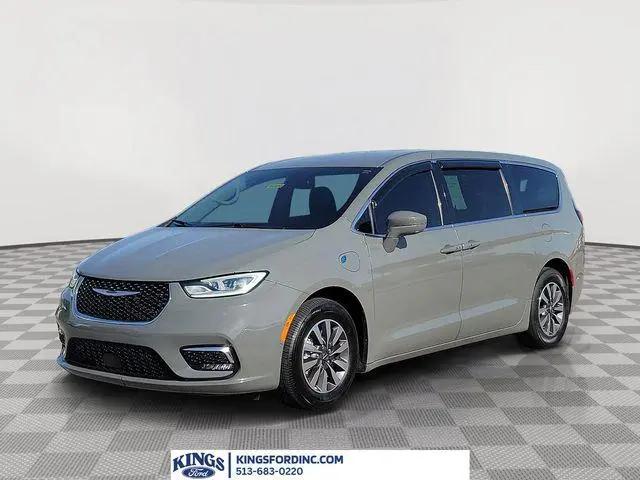 2022 Chrysler Pacifica Hybrid Touring L for sale near Cincinnati, OH