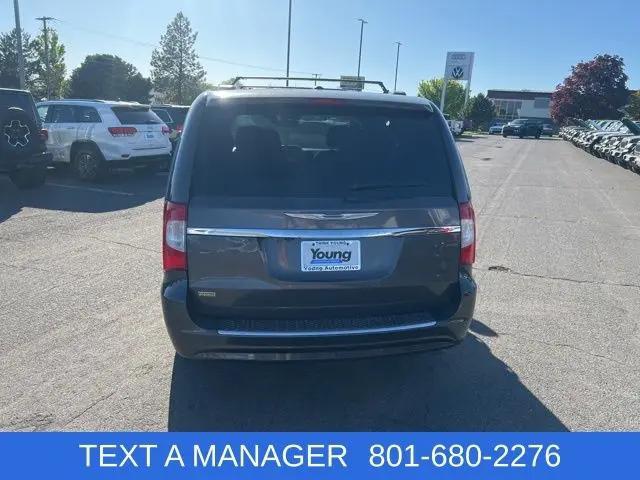 2015 Chrysler Town & Country Touring