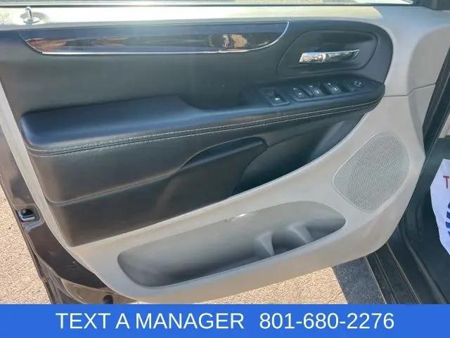 2015 Chrysler Town & Country Touring