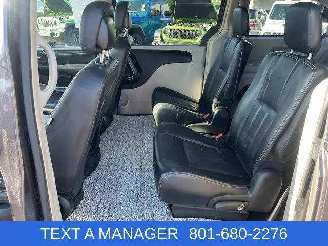 2015 Chrysler Town & Country Touring