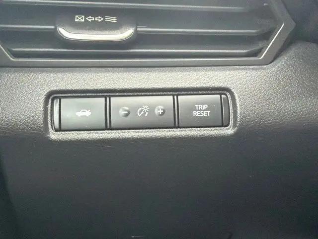 2021 Nissan Altima SR VC-Turbo FWD