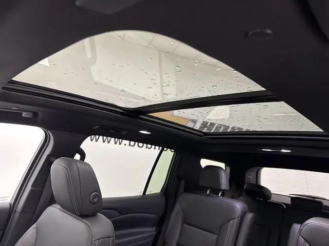 2026 Chevrolet Traverse AWD LT