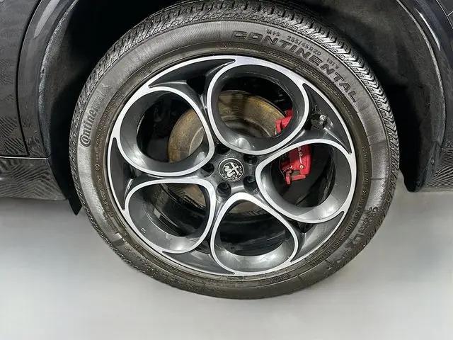 2023 Alfa Romeo Stelvio Veloce AWD