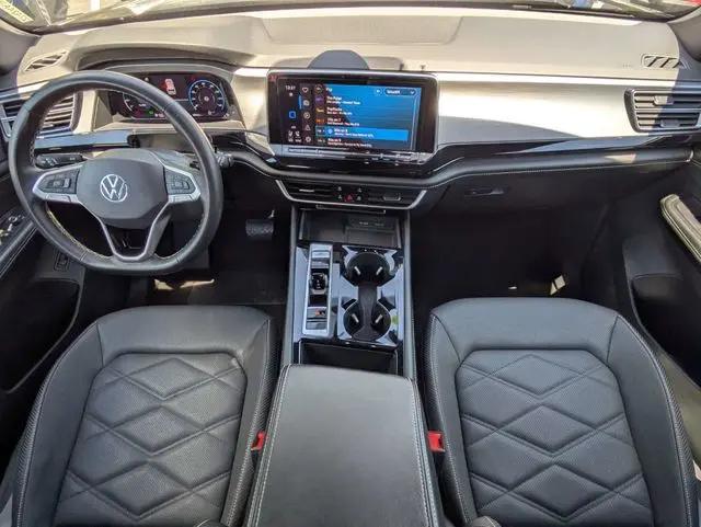 2024 Volkswagen Atlas Cross Sport 2.0T SE w/Technology