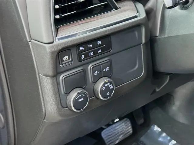 2025 Chevrolet Suburban 2WD LT
