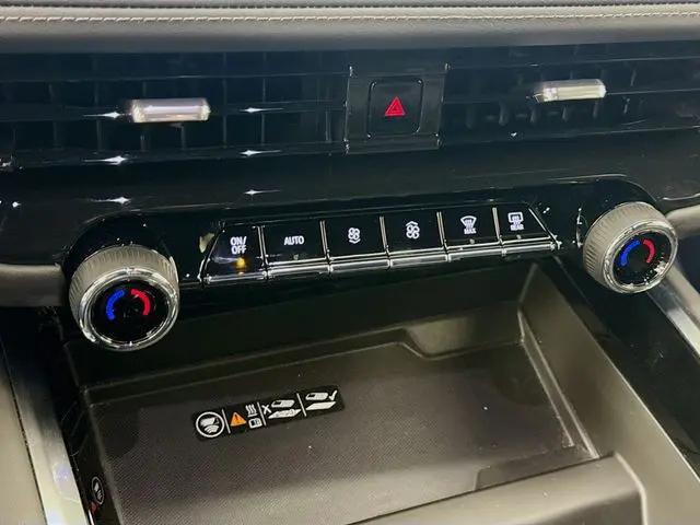 2025 Chevrolet Suburban 2WD LT