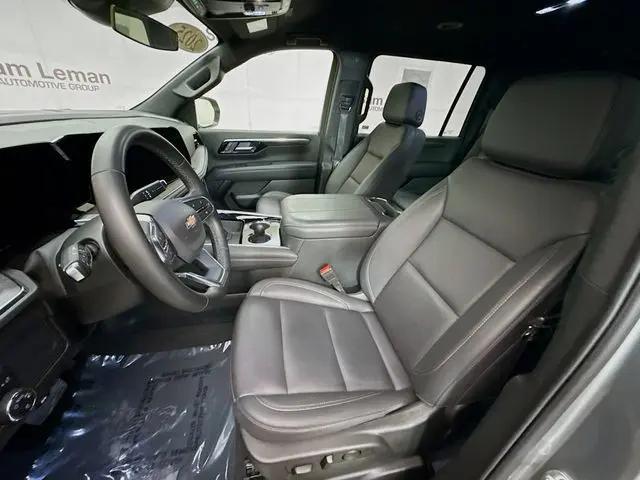 2025 Chevrolet Suburban 2WD LT
