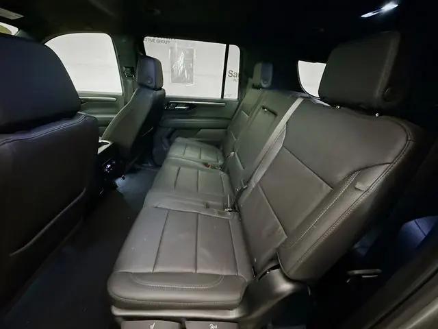 2025 Chevrolet Suburban 2WD LT