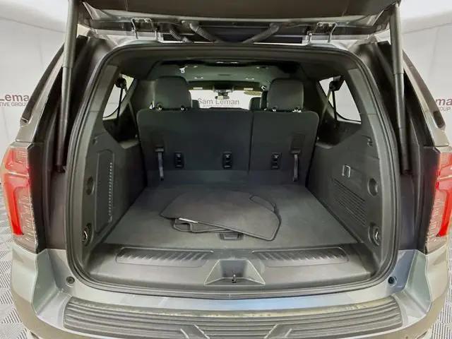 2025 Chevrolet Suburban 2WD LT