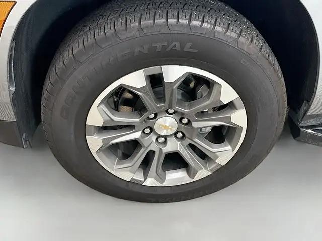 2025 Chevrolet Suburban 2WD LT