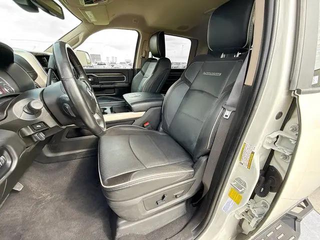 2020 Ram 3500 Laramie Crew Cab 4x4 8' Box