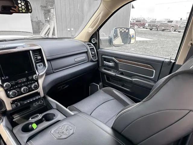 2020 Ram 3500 Laramie Crew Cab 4x4 8' Box