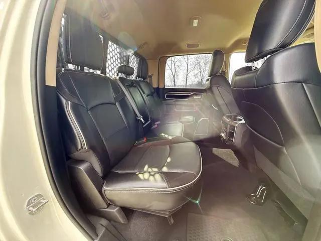 2020 Ram 3500 Laramie Crew Cab 4x4 8' Box