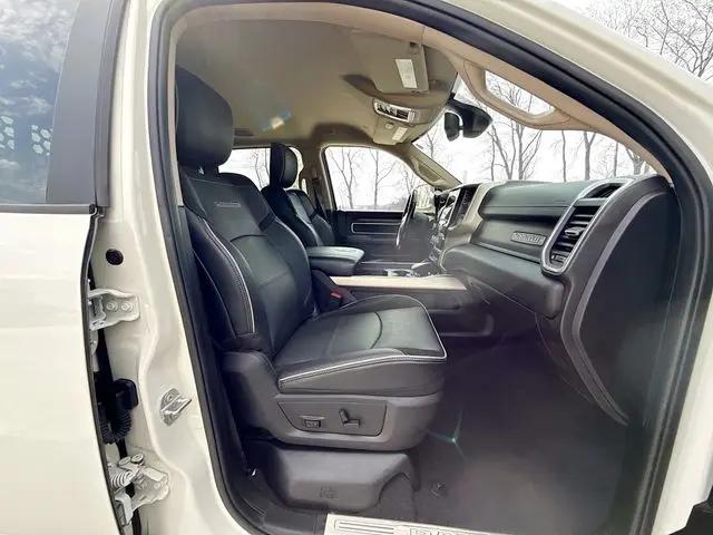 2020 Ram 3500 Laramie Crew Cab 4x4 8' Box
