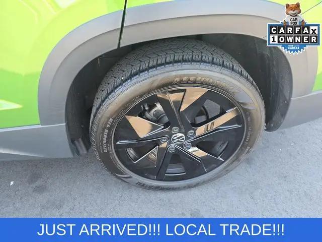 2025 Volkswagen Taos 1.5T SE Black