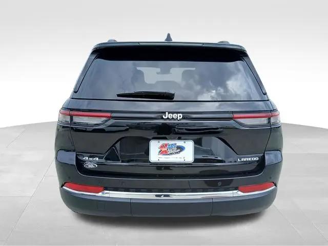 2026 Jeep Grand Cherokee Laredo 4x4