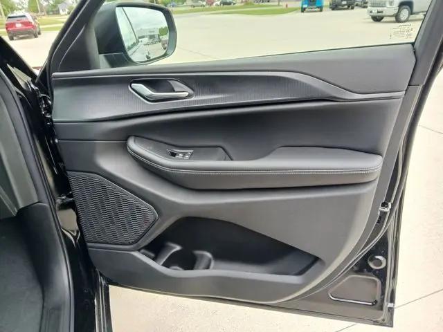 2026 Jeep Grand Cherokee Laredo 4x4