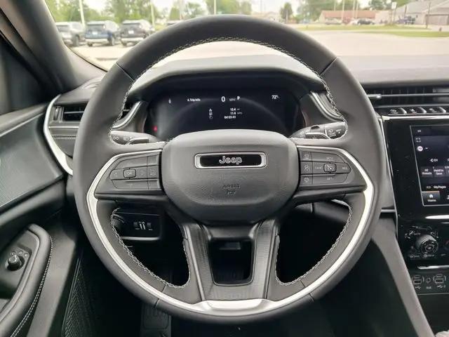2026 Jeep Grand Cherokee Laredo 4x4