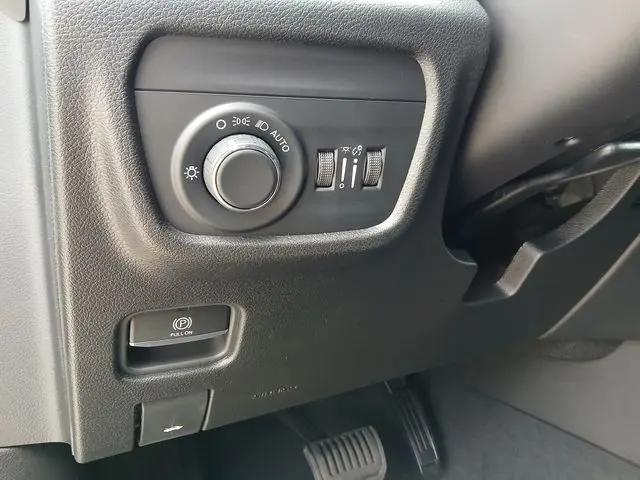 2026 Jeep Grand Cherokee Laredo 4x4