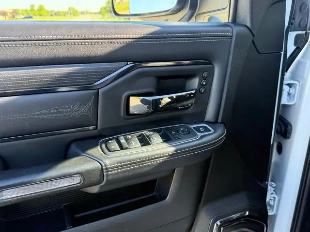 2022 Ram 3500 Limited Crew Cab 4x4 8' Box