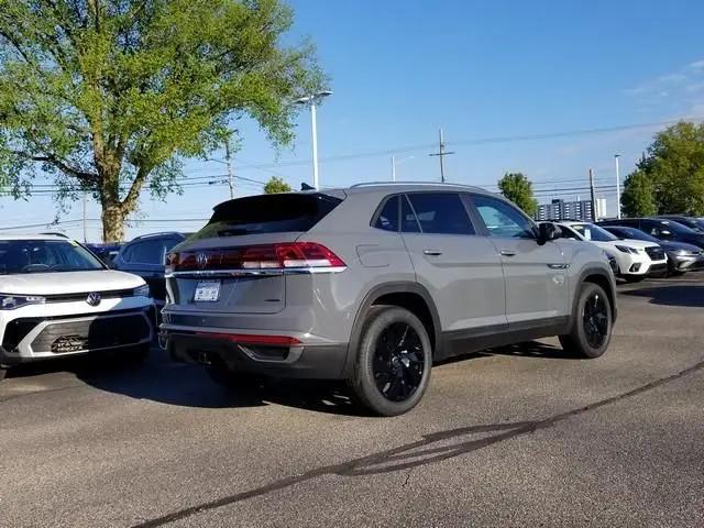 2026 Volkswagen Atlas Cross Sport SE with Technology